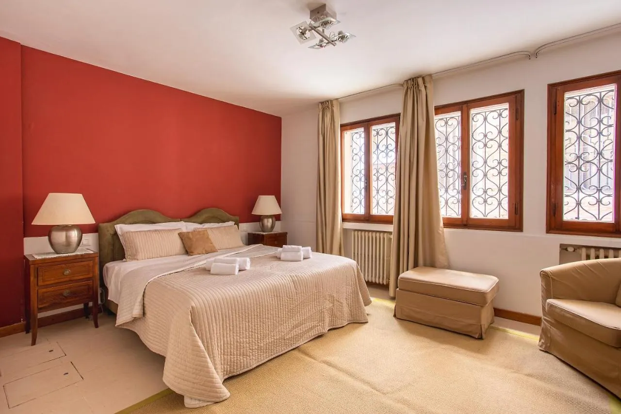 Apartment Appartamento Sant'Anzolo Venice